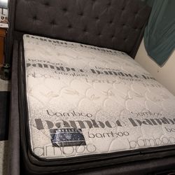 King Size Bed With Brand New Unused Mattress