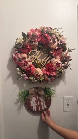 Floral Wreath with Hello Sign