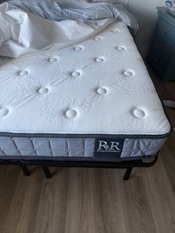 Full size mattress with collapsible frame
