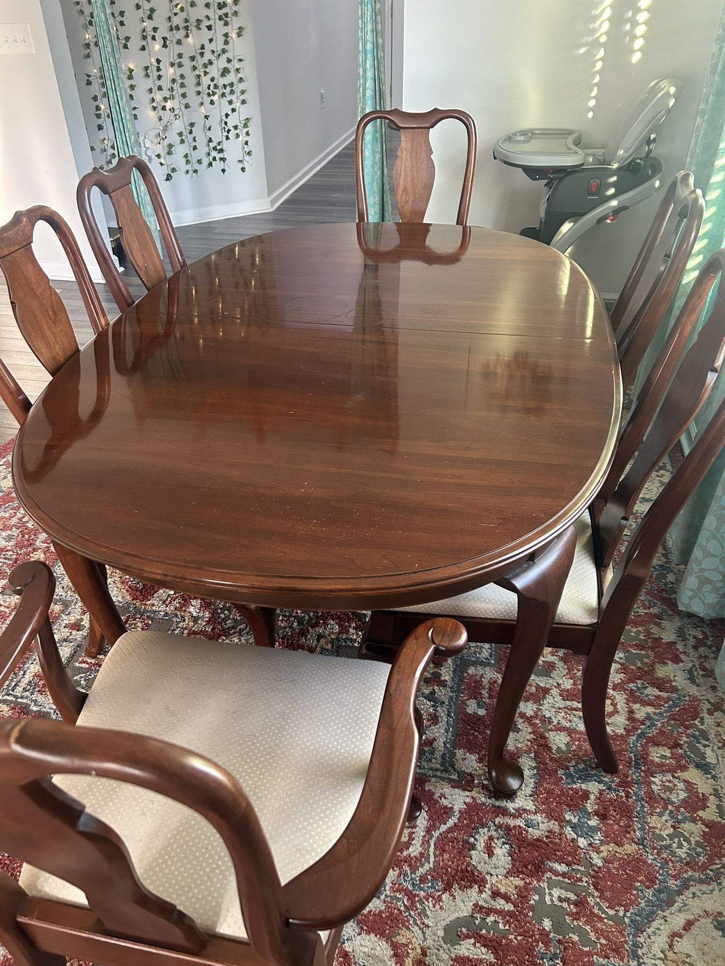 Dinning Table additional 2 Leafs 18 Inch Each