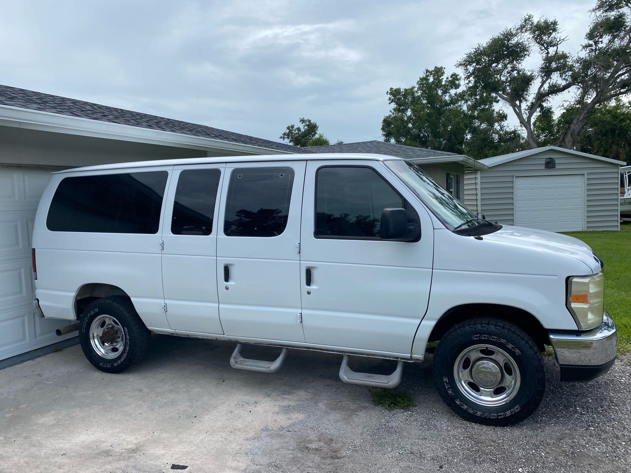 2008 Ford E-350