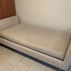 Crate & Barrel Sofa Lounge