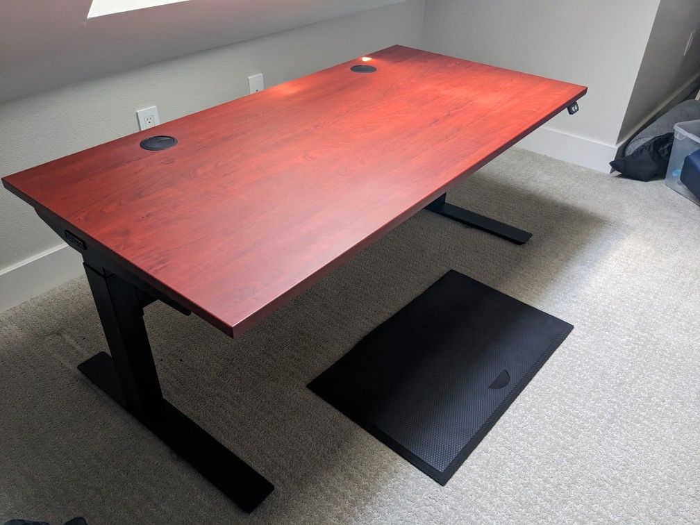 Standing Desk - Uplift V2 Commercial (Cherry)