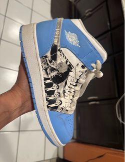 Nike Air Jordan 1 Mid Sneakers