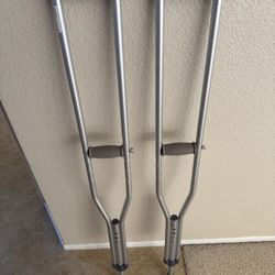 Crutches 