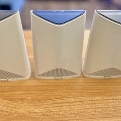 NETGEAR Orbi Pro Mesh WiFi 