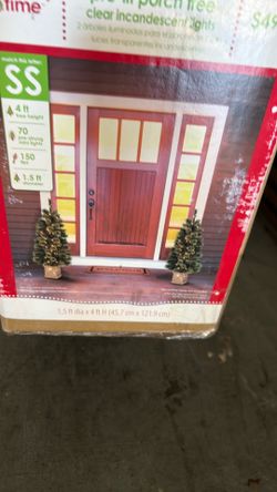 2 pack 4ft pre-lit trees
