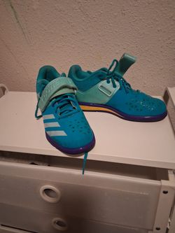 SHOES FOR SALE ....MAKE AN OFFER 