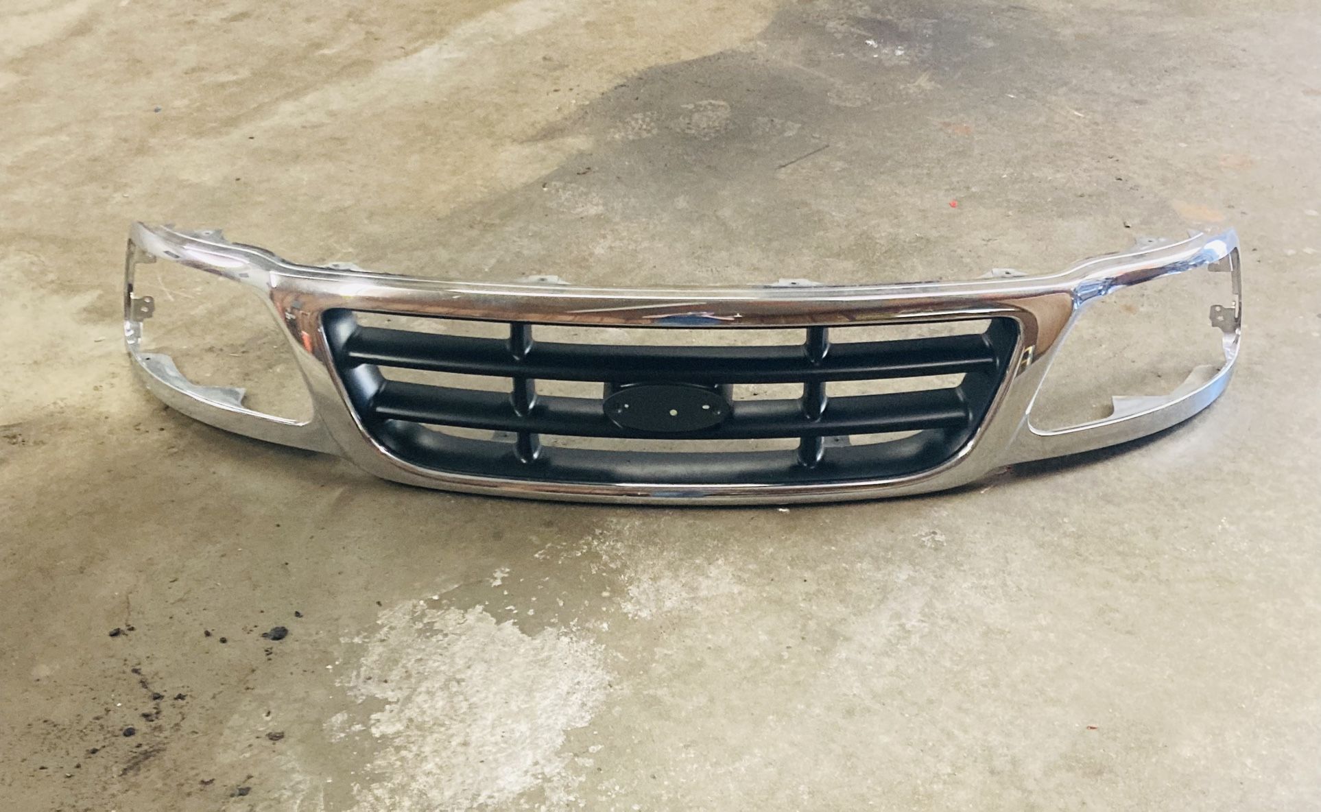 2000 Ford F-150 Front Grill