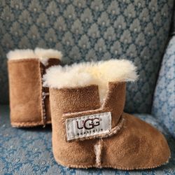 Baby UGG Boots. Size S