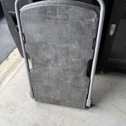 Rubbermaid Triple Trolley Commercial Cart