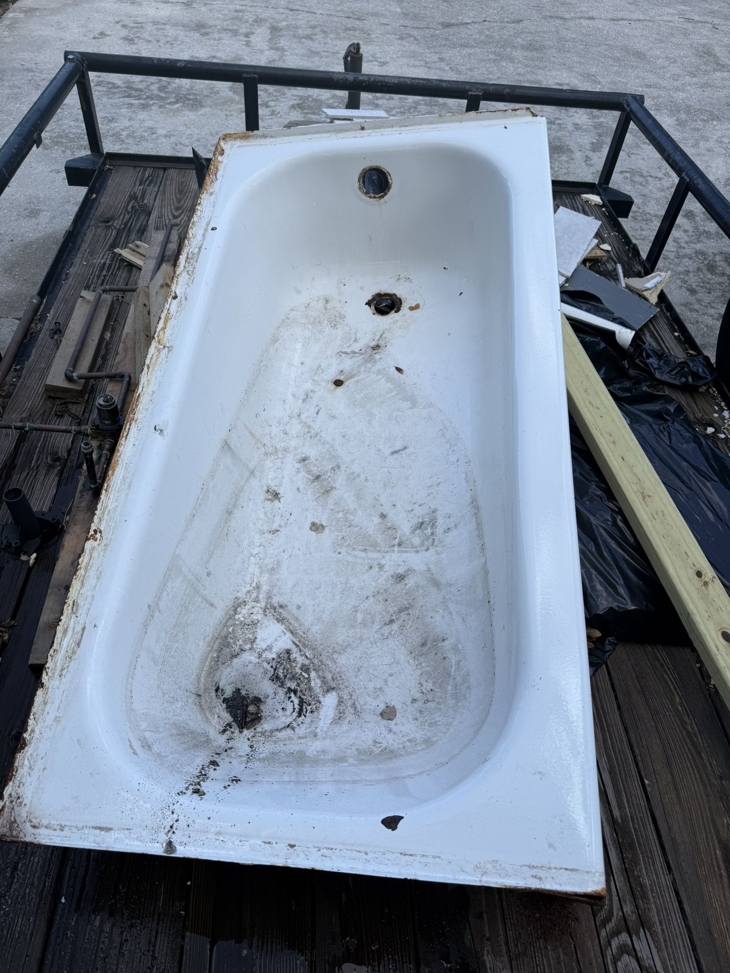 Free Bathtub
