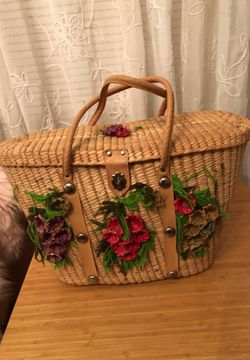 VINTAGE wicker PURSE...AUTHENTIC BAG!!Beautiful