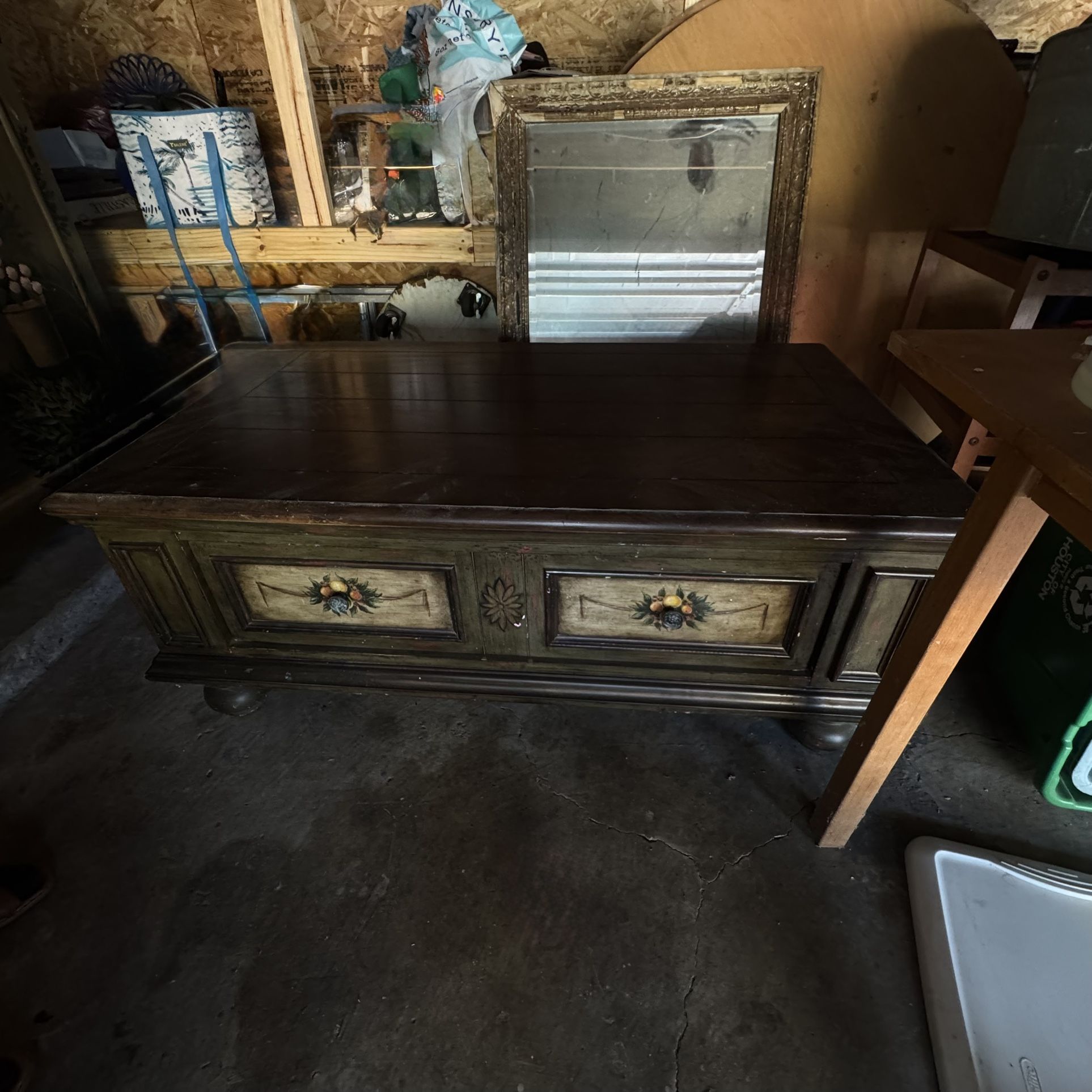 Vintage Style Coffee Table with Storage