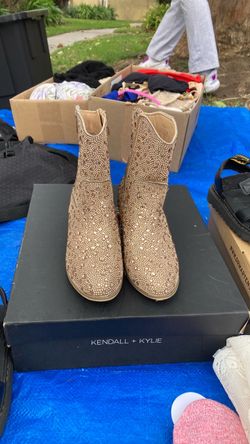 Girl boots size 1