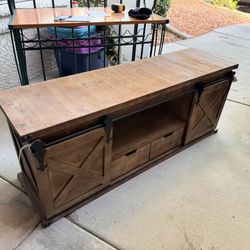 TV Stand And Storage 