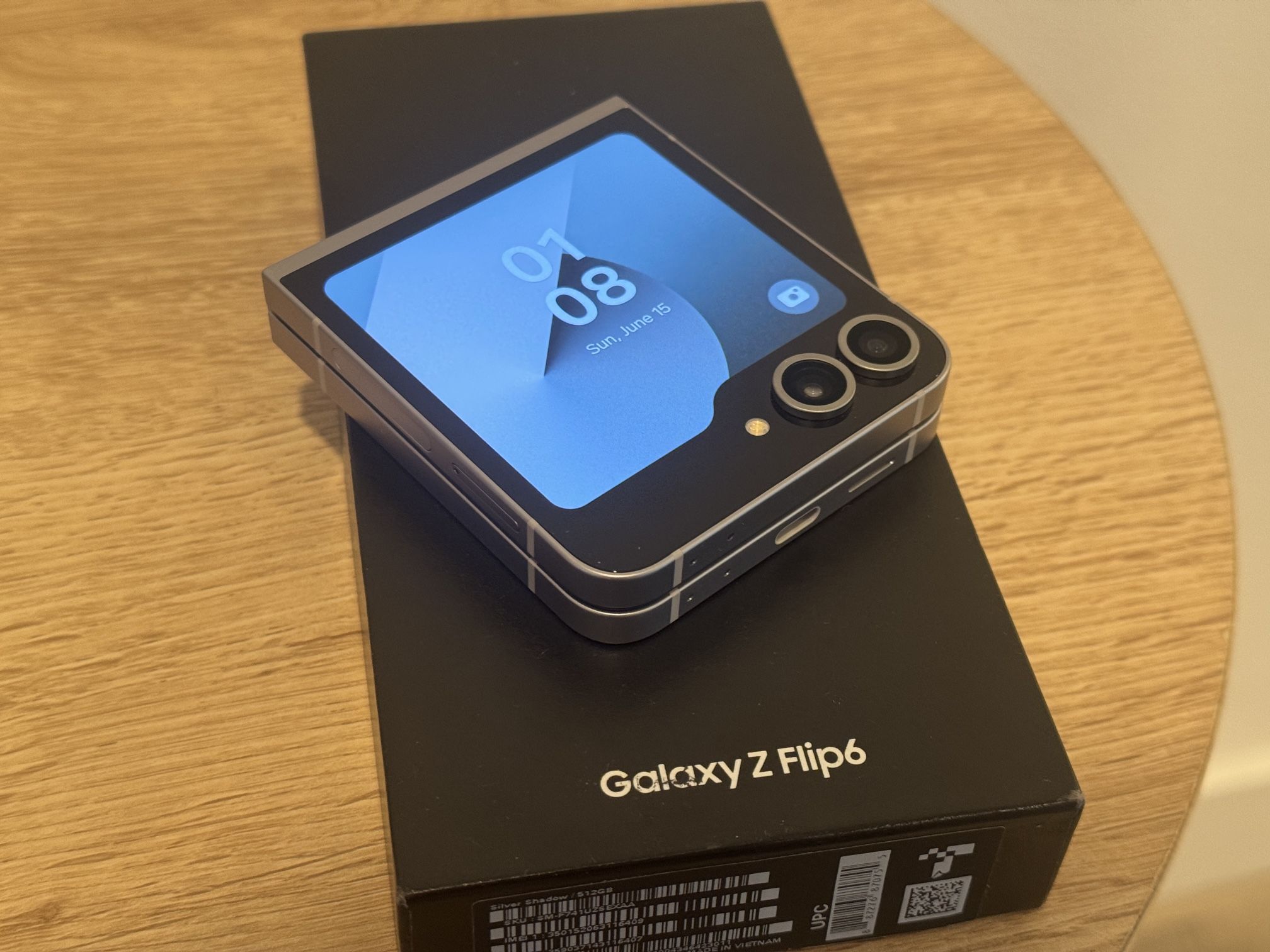 512gb Samsung Galaxy Z Flip 6 Unlocked Brand New