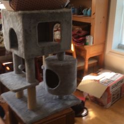 Cat Pedestal 