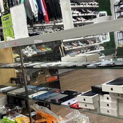 Unlocked iPhone SE 2020 To iPhone 16 Pro Max.   DS Nike Shoes.  Essentials Hoodies.  Spider Hoodies. And More 