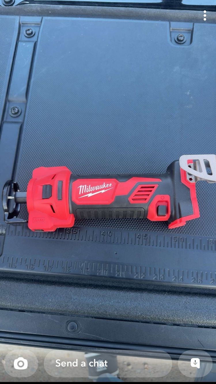 Milwaukee M18 18v Cordless Drywall Cut Out