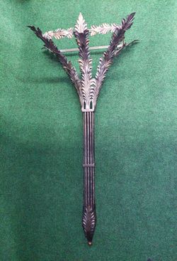 LARGE METAL HANGING ORNAMENT (Home Decor)