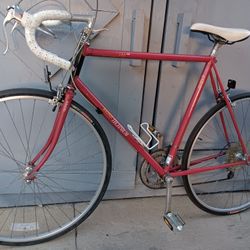 59cm.    Road Bike.       RALEIGH TECHNIUM 