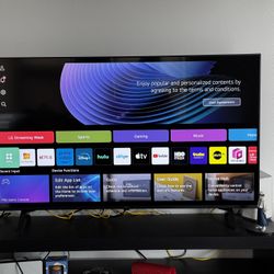 LG 50" Class - UR8000 Series - 4K UHD LED LCD TV