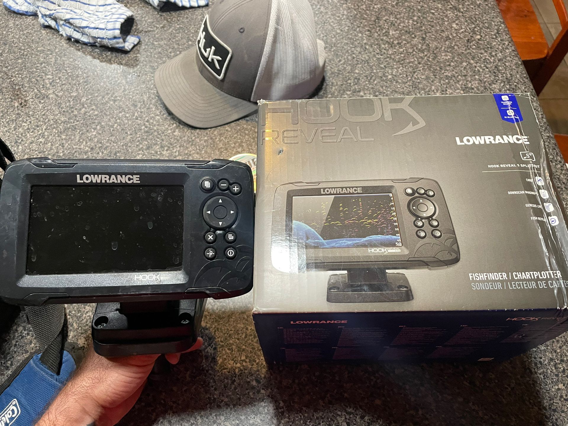 Lowrance Hooks Reveal