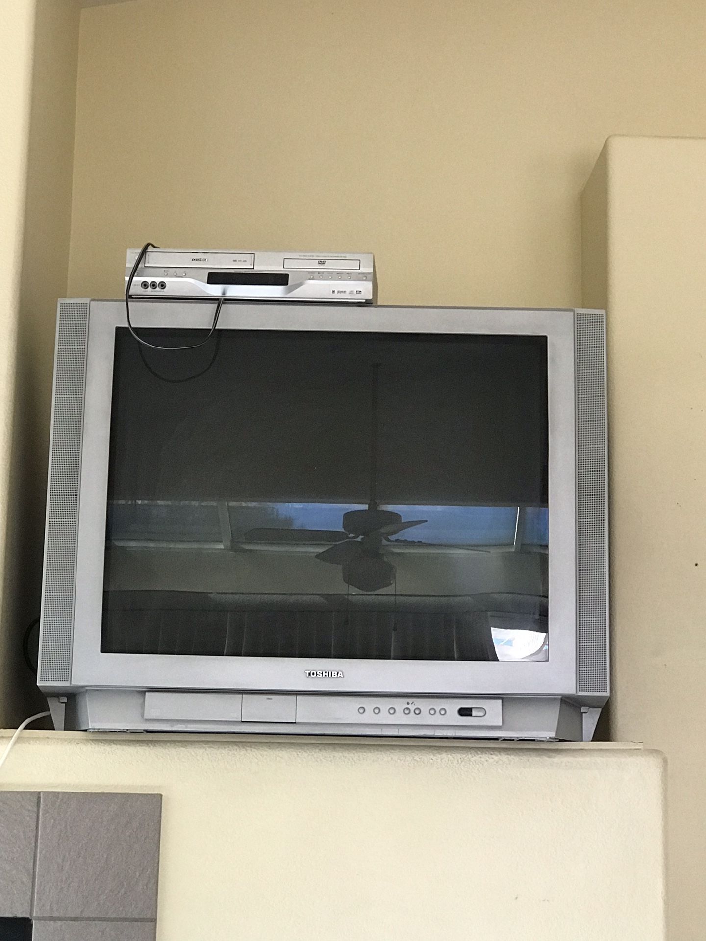 Free Toshiba Tv and VCR/DVD player