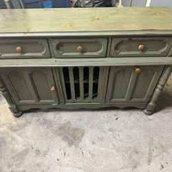 Dresser