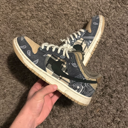 Travis Scott Dunks 10.5