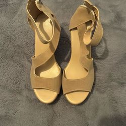 Suade Tan Platform Shoe With Basket weave Heels & Ankle Strap Size 9.5