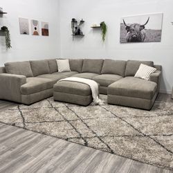 Thomasville Sectional Couch - Free Delivery 