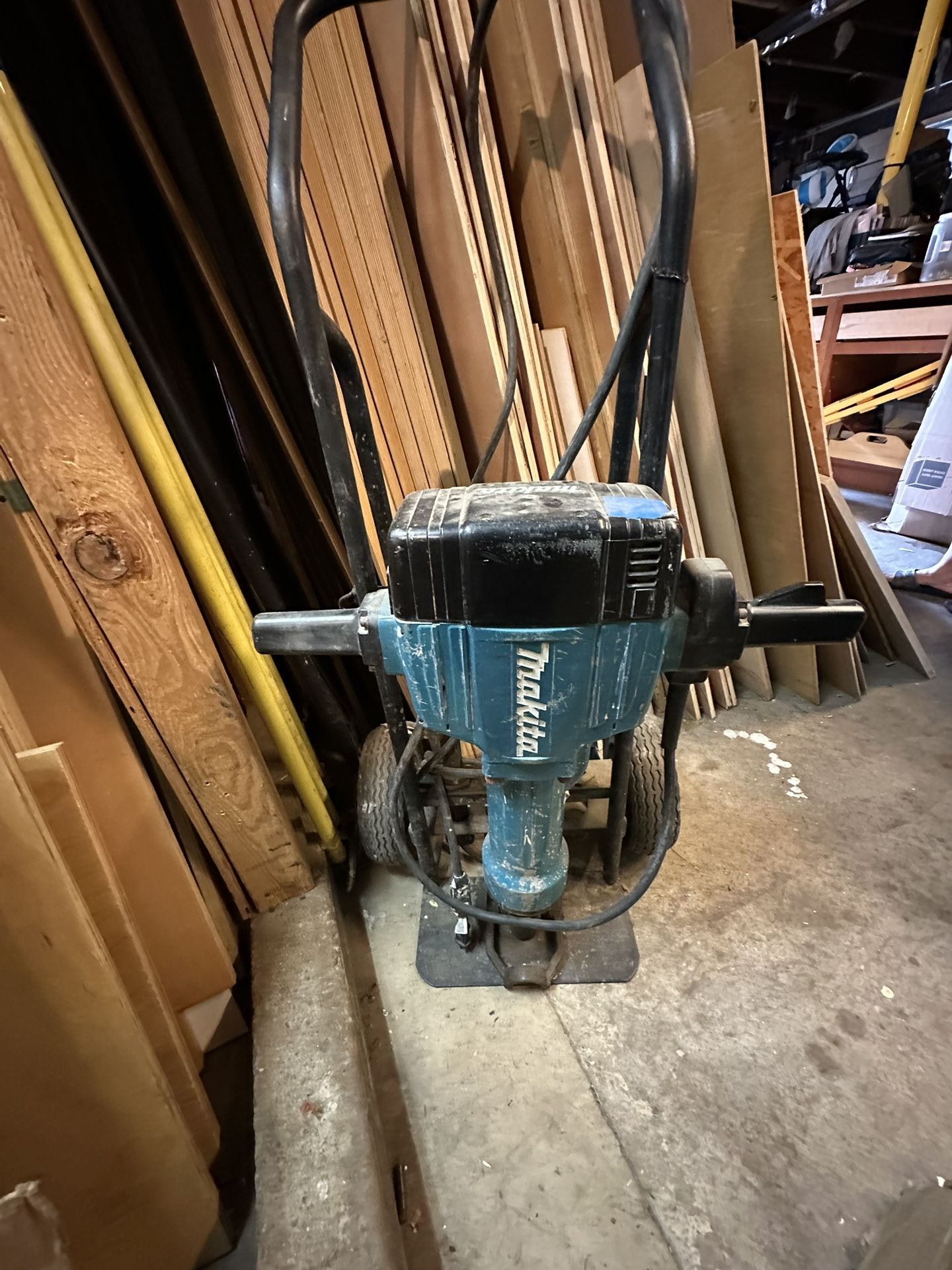 Makita Jack Hammer