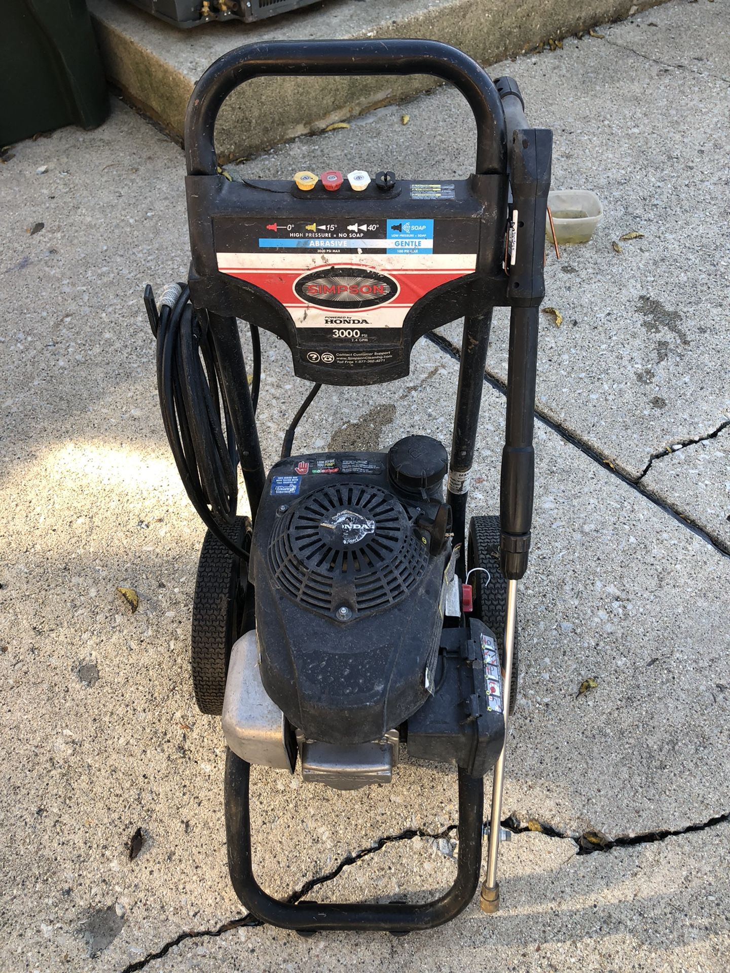 Simpson  3000 Psi Gas Powered Pressure Washer With Honda Motor Runs Great