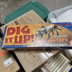 Dig It Up Triceratops 