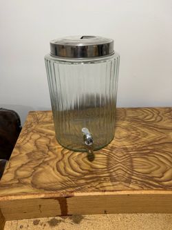 Glass Beverage Dispenser with Spigot