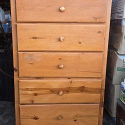 5 Drawer Wood Dresser..can Deliver 