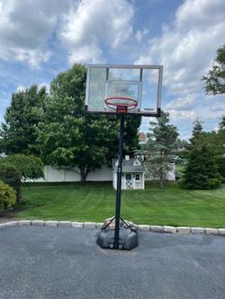 Basket ball hoop