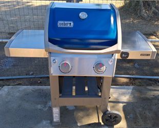 Weber Spirit II 2-Burner Gas Grill Blue