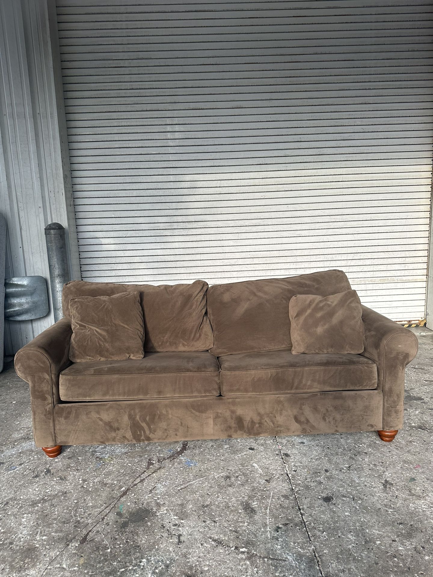 Comfy Nice Brown Pull Out Bed Sofa Couch 🔥🔥