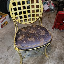 Wrought Iron Decorate Chair 