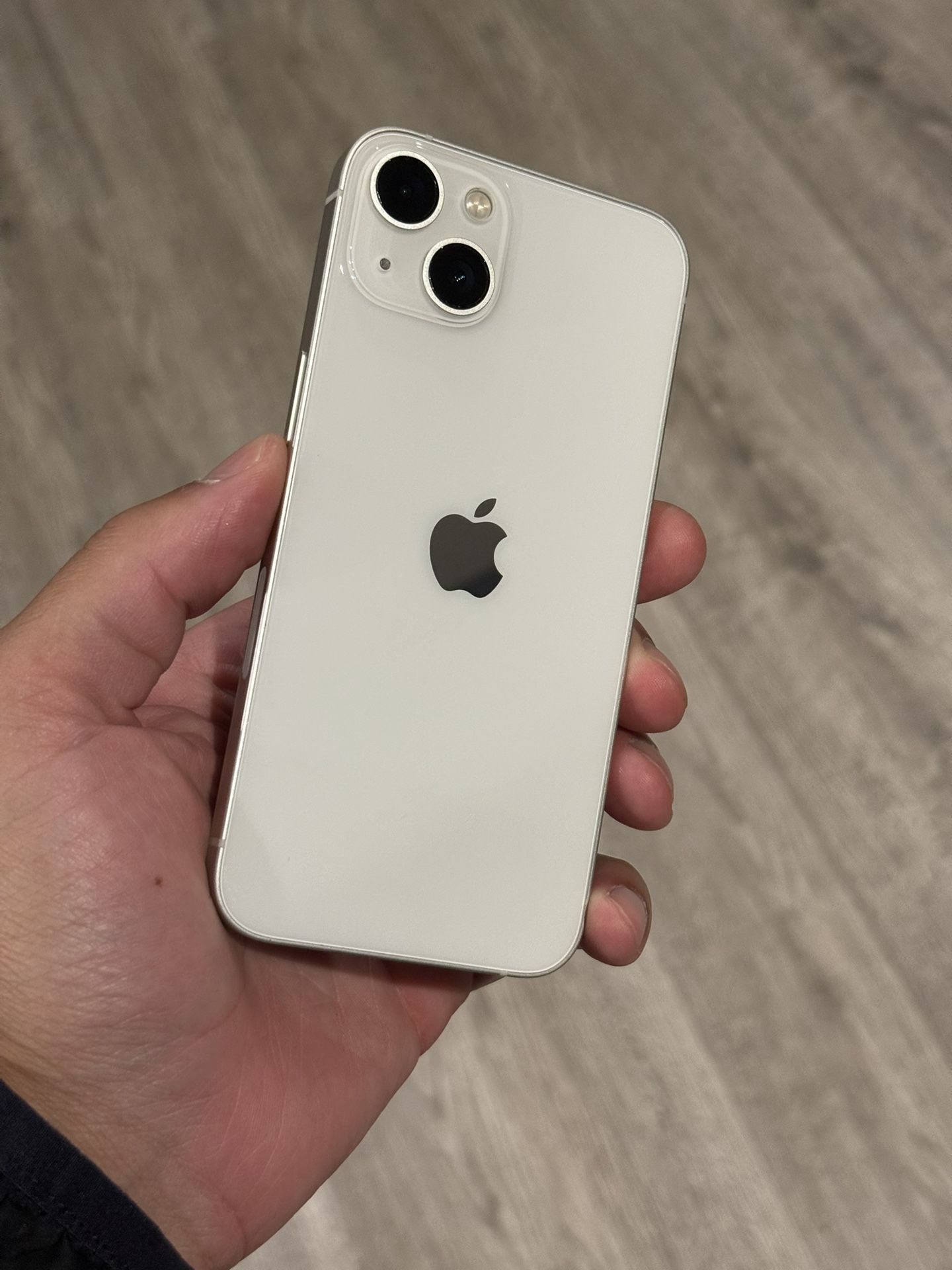 IPhone 13 UNLOCKED -128GB - White-