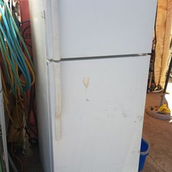 GE Refrigerator (Good Garage Fridge)