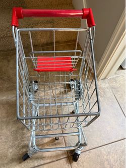 Melissa and Doug toy shopping cart