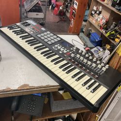 Akai MPX 61 Controller w/ USB Cable 