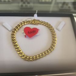 14k Gold Cuban Links Breaclte 19.9 Grams Layaway Available 10© Dwon If You Interested Please Make Sure You Ask For Maribel Thank You 