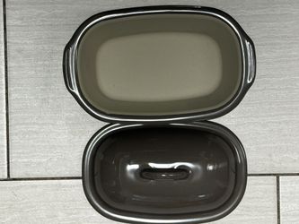 NEW Pampered Chef Stoneware Dutch Over