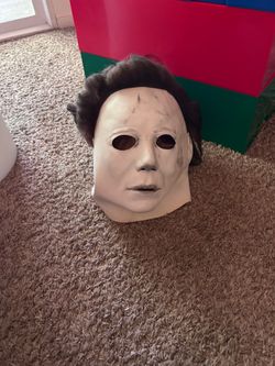 Michael Myers Halloween mask