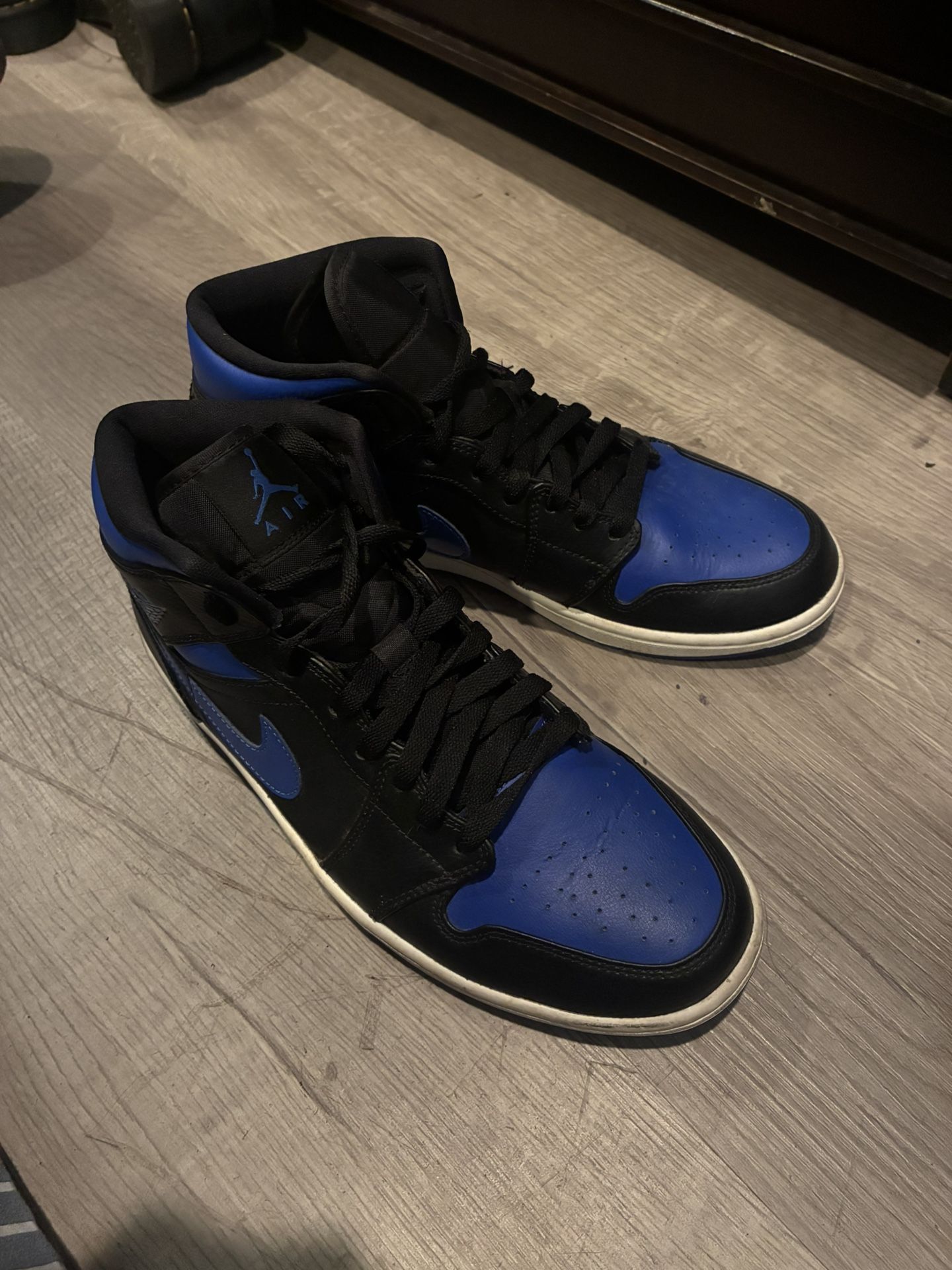 Jordan 1 Mids Royal Blue